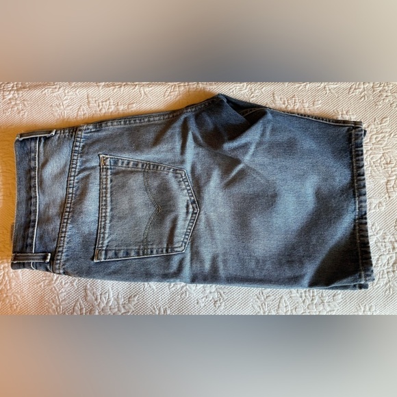 Levi’s men’s denim shorts - Picture 5 of 6